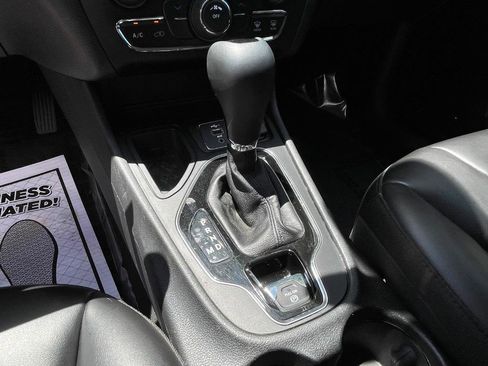 Used 2020 Jeep Cherokee Latitude Plus image 25