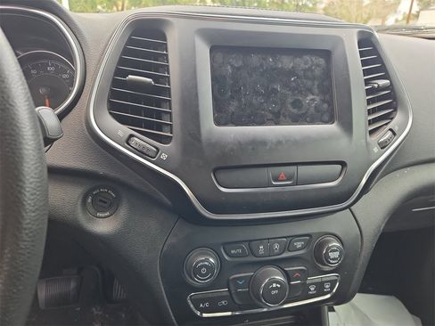 Used 2020 Jeep Cherokee Latitude image 9