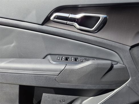 New 2026 Kia Sportage EX image 16