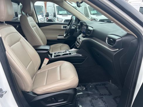 Used 2023 Ford Explorer XLT w/ Equipment Group 202A AWD/4WD image 20