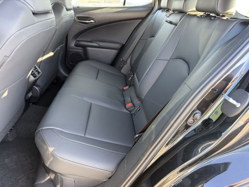 New 2026 Lexus UX 300h FWD image 28