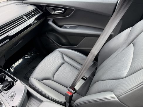 Used 2019 Audi Q7 3.0T Prestige w/ Prestige Package image 19