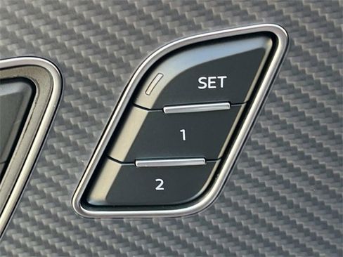 Used 2024 Audi SQ8 Prestige image 32