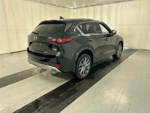 New 2025 MAZDA CX-5 Signature image 2