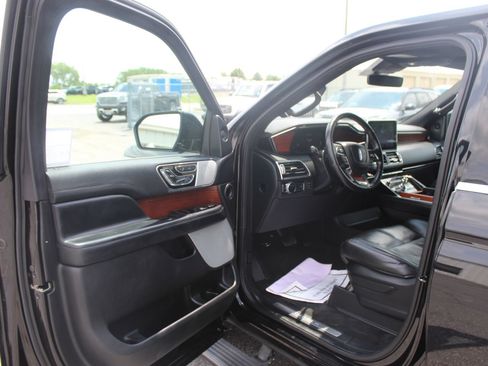 Used 2020 Lincoln Navigator L Reserve AWD/4WD image 9