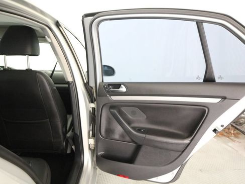 Used 2010 Volkswagen Jetta Limited Edition FWD image 28
