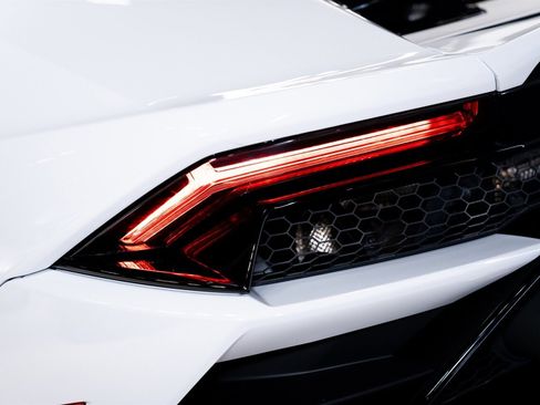 Used 2023 Lamborghini Huracan EVO image 26