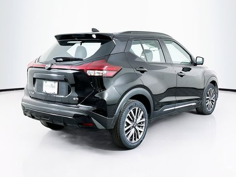 Used 2024 Nissan Kicks SR image 9