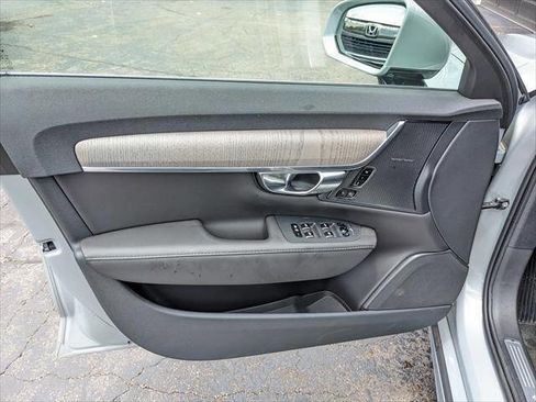 Used 2025 Volvo S90 B6 Plus AWD/4WD image 11
