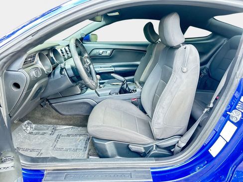 Used 2016 Ford Mustang Coupe RWD image 11