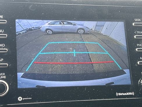 Used 2024 Toyota Camry SE image 11