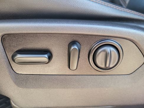 Used 2021 GMC Sierra 1500 AT4 w/ Technology Package image 19