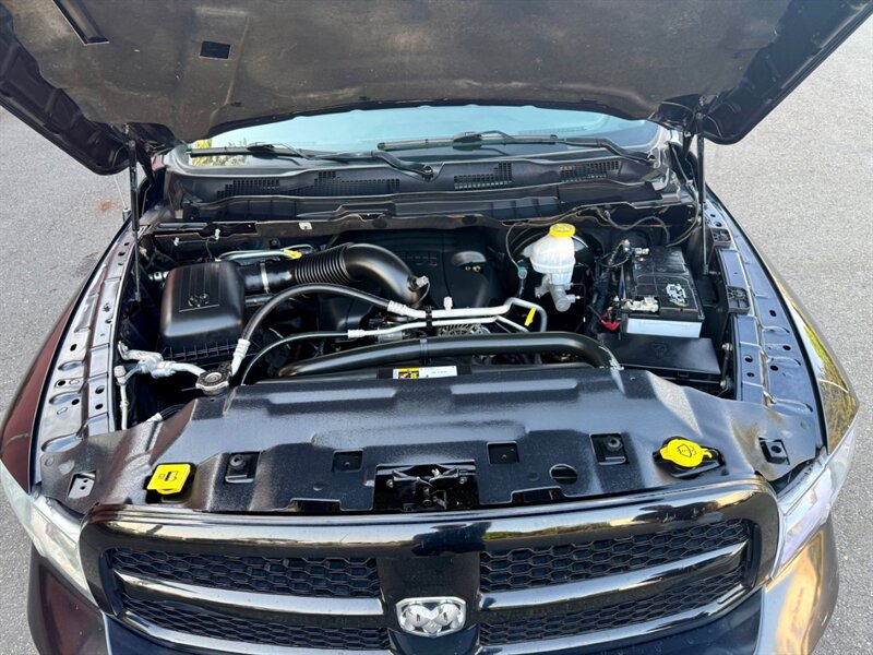 Used 2018 RAM 1500 ST w/ SXT Appearance Group AWD/4WD image 11