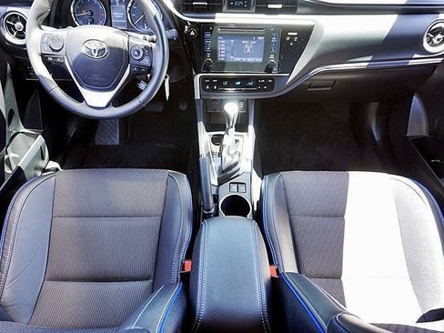 Used 2017 Toyota Corolla SE FWD image 20