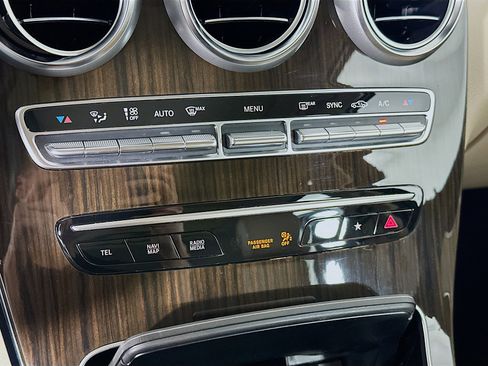 Used 2022 Mercedes-Benz GLC 300 4MATIC image 23