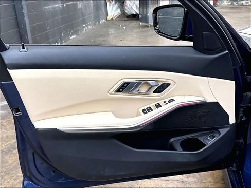 Used 2023 BMW 330i Sedan w/ Parking Assistance Package RWD image 25