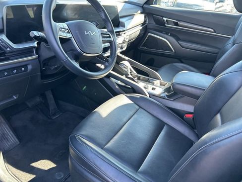 Used 2025 Kia Telluride S image 6