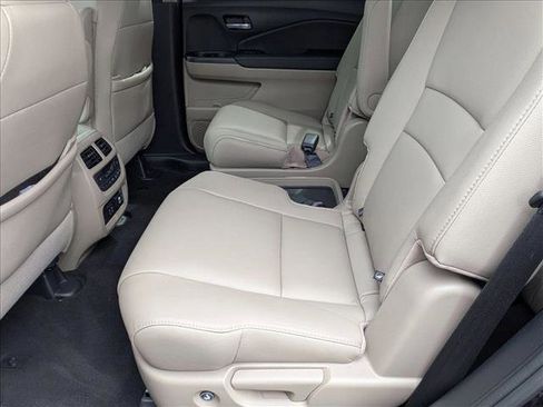 Used 2021 Honda Pilot Touring image 18