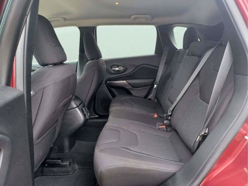 Used 2020 Jeep Cherokee 4WD Latitude image 11