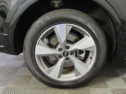 Used 2023 Audi Q5 2.0T Premium w/ Convenience Package image 30