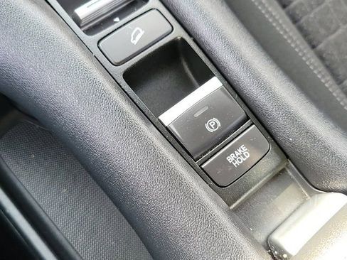 Used 2023 Honda HR-V LX image 30