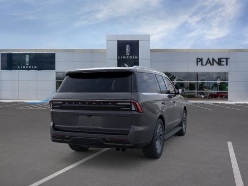 New 2026 Lincoln Navigator Premiere AWD/4WD image 8