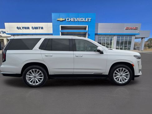 Used 2023 Cadillac Escalade Luxury AWD/4WD image 7