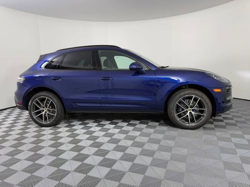 Certified 2026 Porsche Macan AWD/4WD image 8