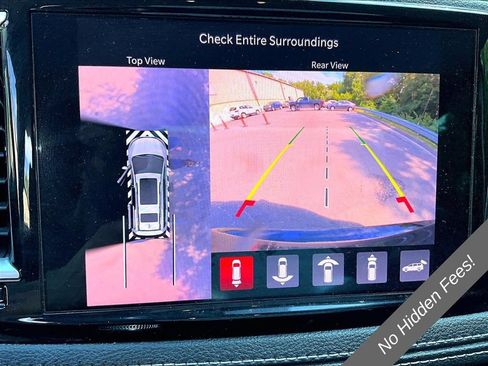 Used 2023 Chrysler Pacifica Touring-L FWD image 16