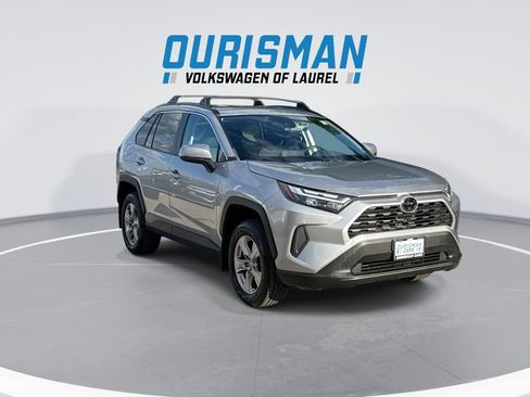 Used 2023 Toyota RAV4 XLE AWD/4WD image 2