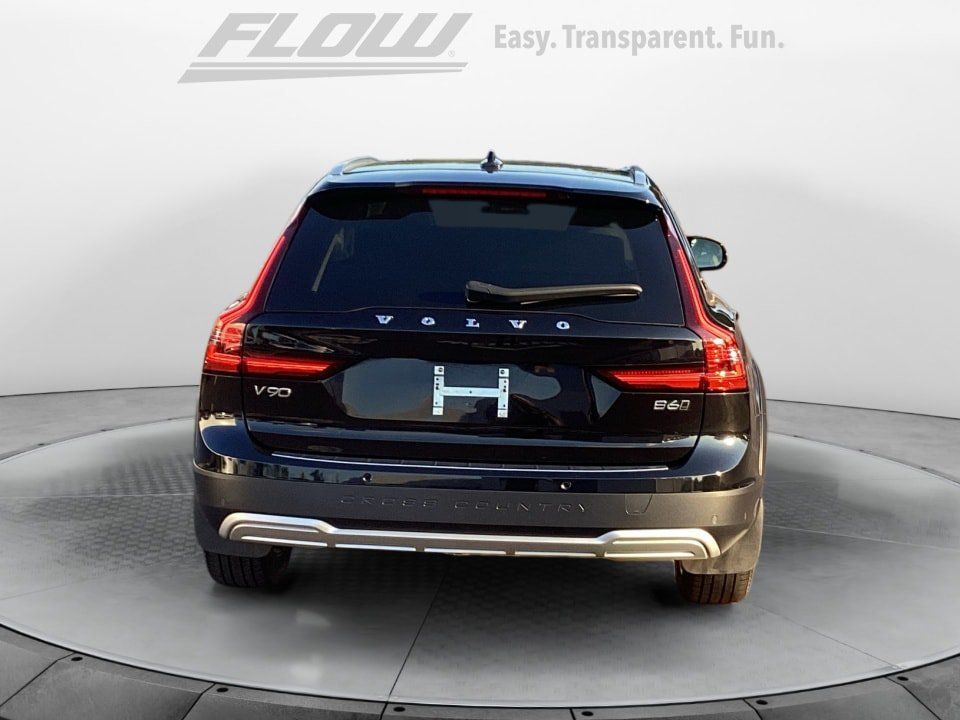 Certified 2023 Volvo V90 B6 Cross Country Plus AWD/4WD image 8