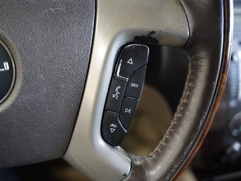 Used 2012 GMC Yukon XL Denali image 16