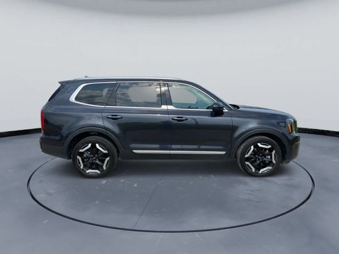 Used 2025 Kia Telluride S FWD image 4