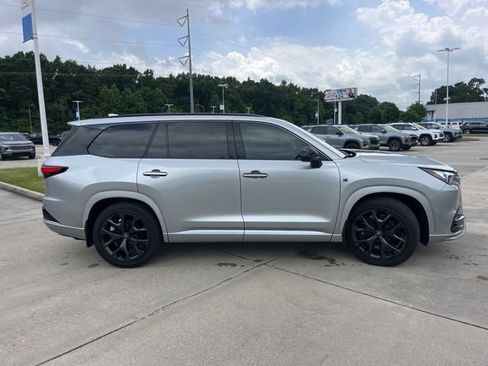 Used 2024 Lexus TX 500h AWD image 11