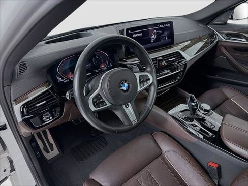 Used 2021 BMW M550i xDrive w/ Dynamic Handling Package AWD/4WD image 11
