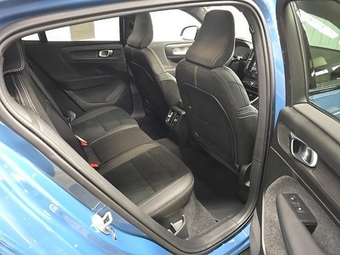 Used 2023 Volvo C40 P8 Recharge Plus image 18