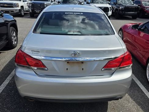 Used 2012 Toyota Avalon Limited FWD image 3