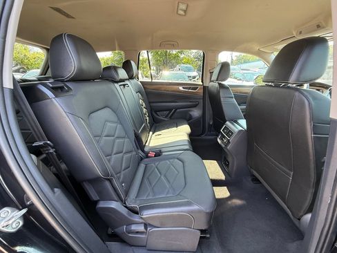 Used 2025 Volkswagen Atlas SE AWD/4WD image 22