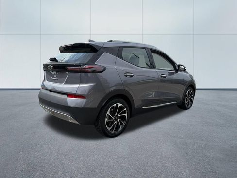 Used 2023 Chevrolet Bolt EUV Premier w/ Sun & Sound Package FWD image 5