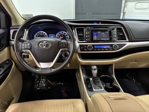 Used 2015 Toyota Highlander Plus image 5