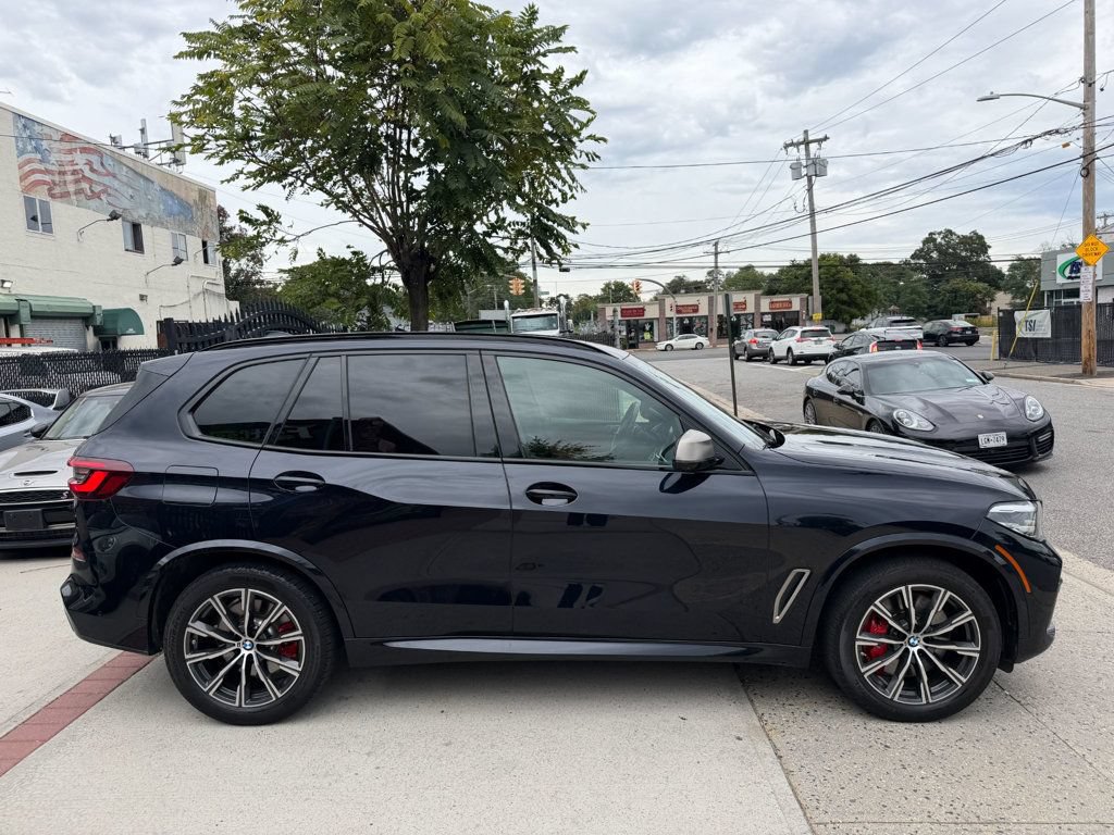 Used 2021 BMW X5 M50i AWD/4WD image 17
