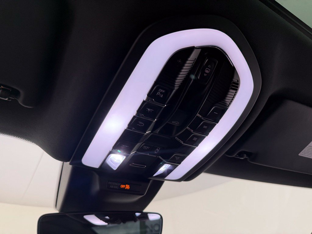 Certified 2021 Porsche Macan AWD/4WD image 37