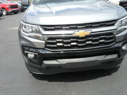 Used 2022 Chevrolet Colorado LT w/ LT Convenience Package image 2