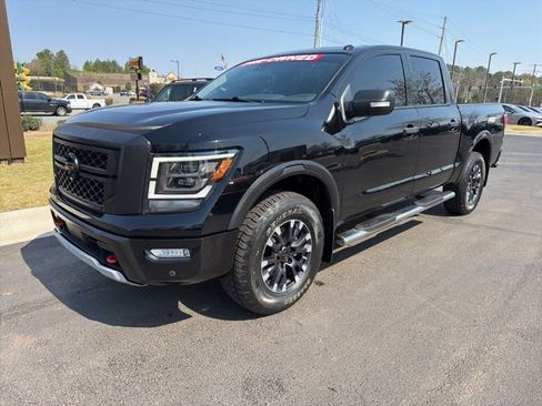 Used 2021 Nissan Titan PRO-4X w/ Pro-4x Convenience Package image 3