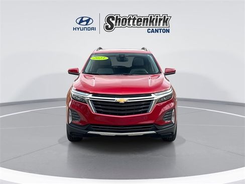 Used 2023 Chevrolet Equinox LT image 3