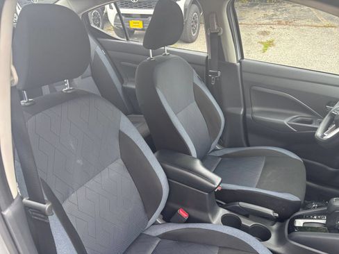 Used 2025 Nissan Versa SV FWD image 26