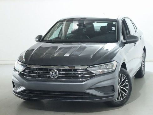 Used 2021 Volkswagen Jetta SE w/ SE Cold Weather Package FWD image 3