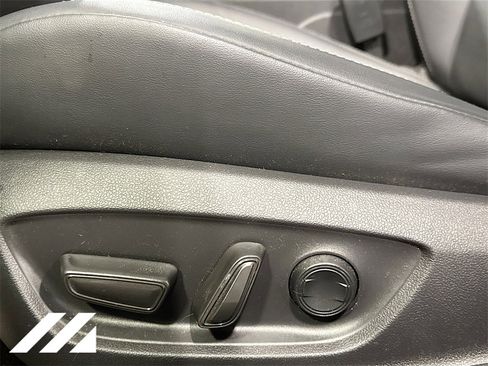 Used 2023 Toyota Prius XLE image 20