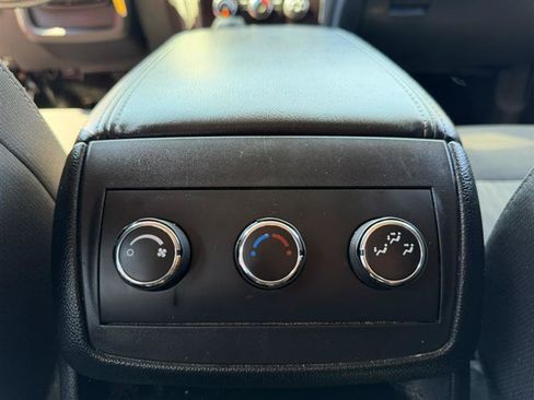 Used 2016 Chevrolet Traverse LT w/ Style and Technology Package FWD image 28