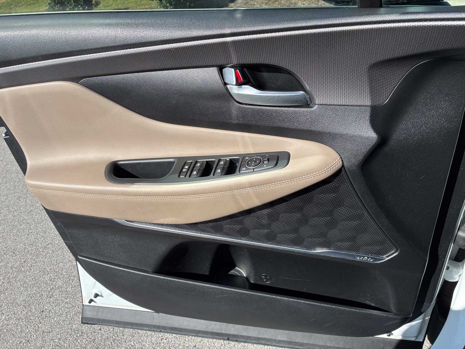 Used 2019 Hyundai Santa Fe Limited FWD image 11